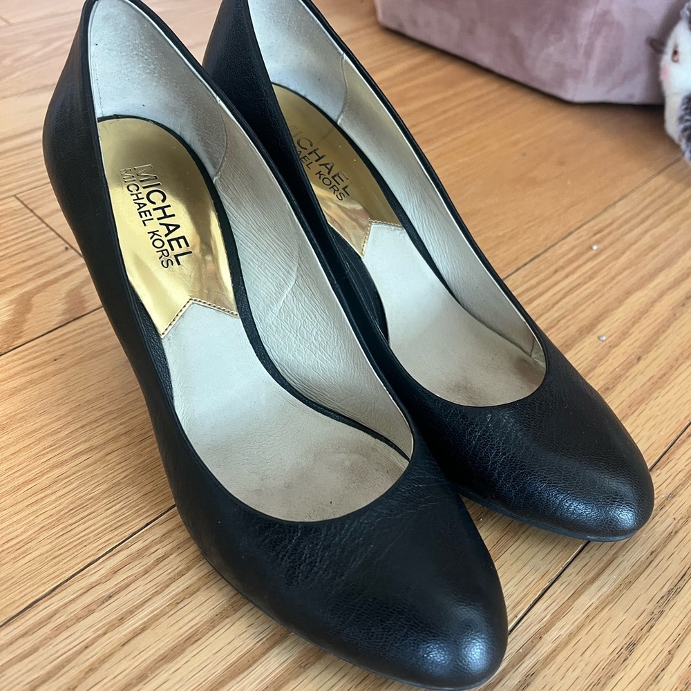 Michael Kors Black Pumps